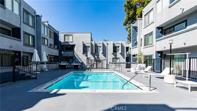 $699,000 | 1940 Highland Avenue, Unit 26, Los Angeles, CA 90068