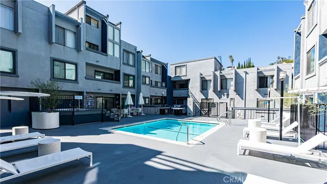$699,000 | 1940 Highland Avenue, Unit 26, Los Angeles, CA 90068