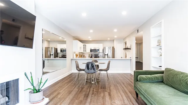 $699,000 | 1940 Highland Avenue, Unit 26, Los Angeles, CA 90068