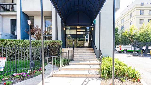 $699,000 | 1940 Highland Avenue, Unit 26, Los Angeles, CA 90068