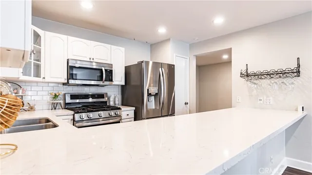 $699,000 | 1940 Highland Avenue, Unit 26, Los Angeles, CA 90068
