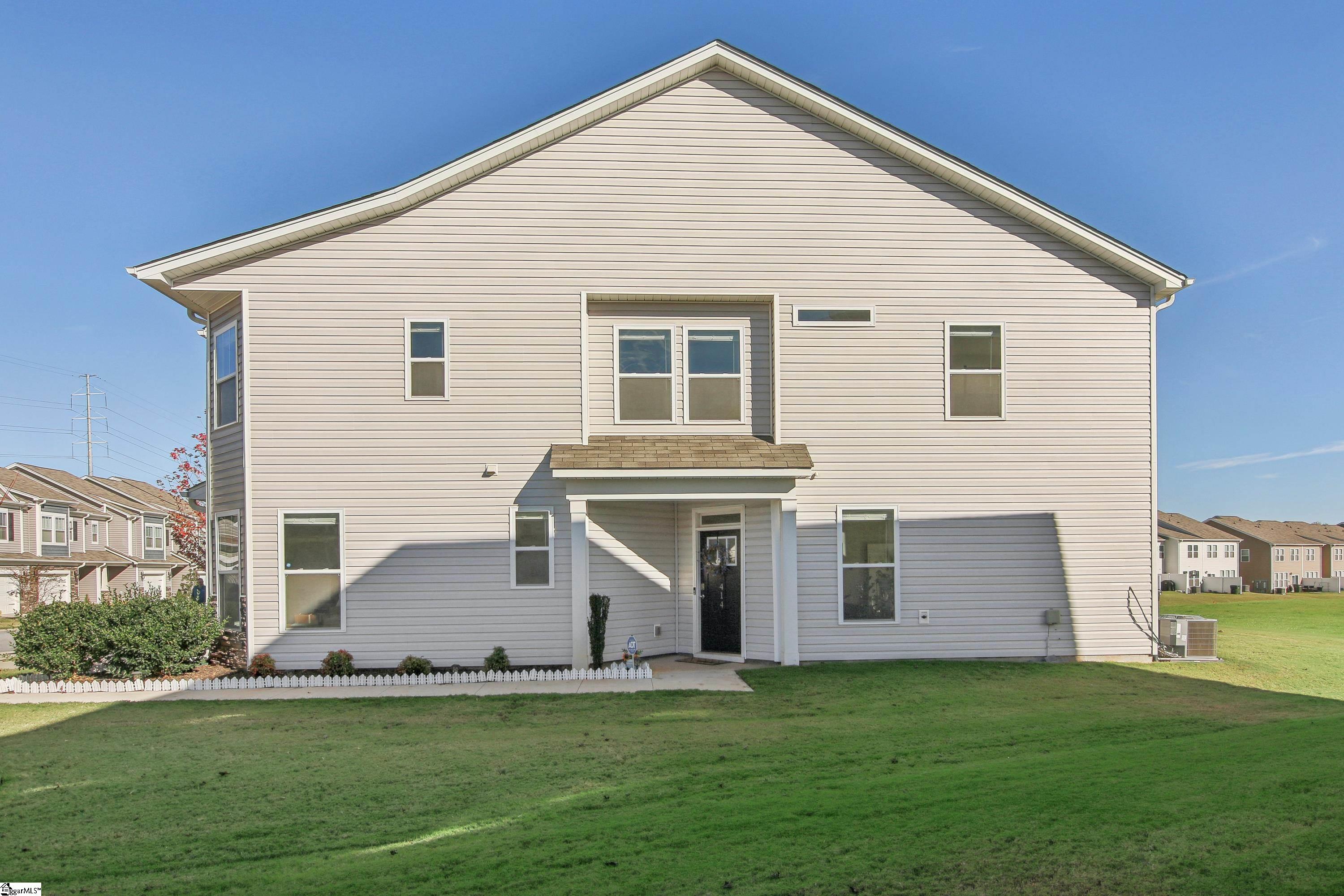 414 Yellow Fox Road Greer, SC 29650 - Photo 3 of 27 Gallery Image 3