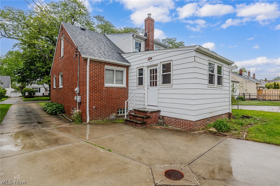 5670 Cherokee Road Cleveland, OH 44124 - Photo 33 of 37