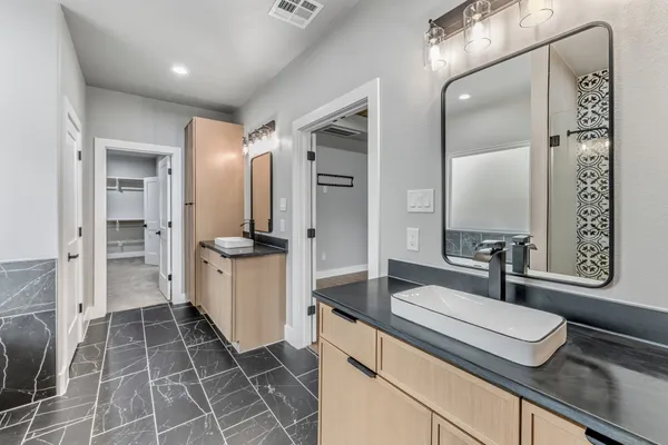 $749,500 | 104 Noah Court, Huntsville, TX 77320