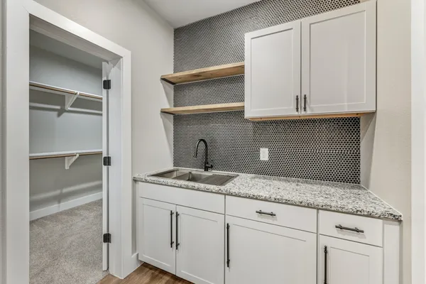 $749,500 | 104 Noah Court, Huntsville, TX 77320