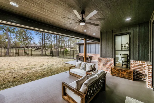 $749,500 | 104 Noah Court, Huntsville, TX 77320