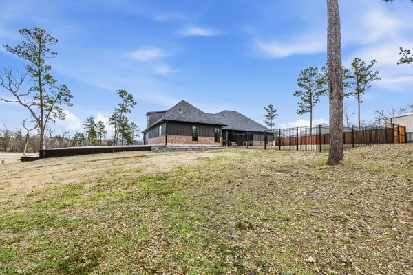 $749,500 | 104 Noah Court, Huntsville, TX 77320