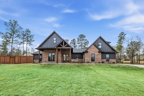 $749,500 | 104 Noah Court, Huntsville, TX 77320