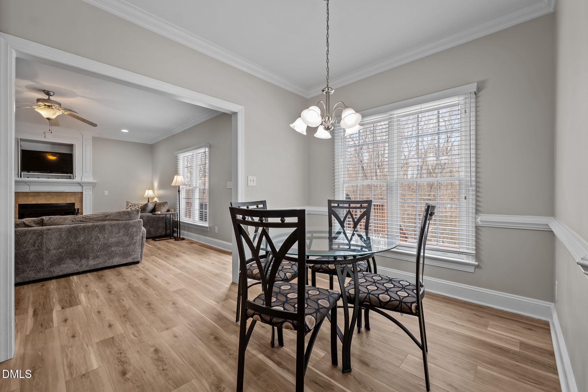 7511 Kristen Drive Oak Ridge, NC 27310 - Photo 10 of 50 Breakfast area attached to kitchen.