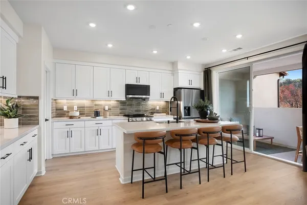 $788,990 | 727 East Rte 66, Glendora, CA 91740