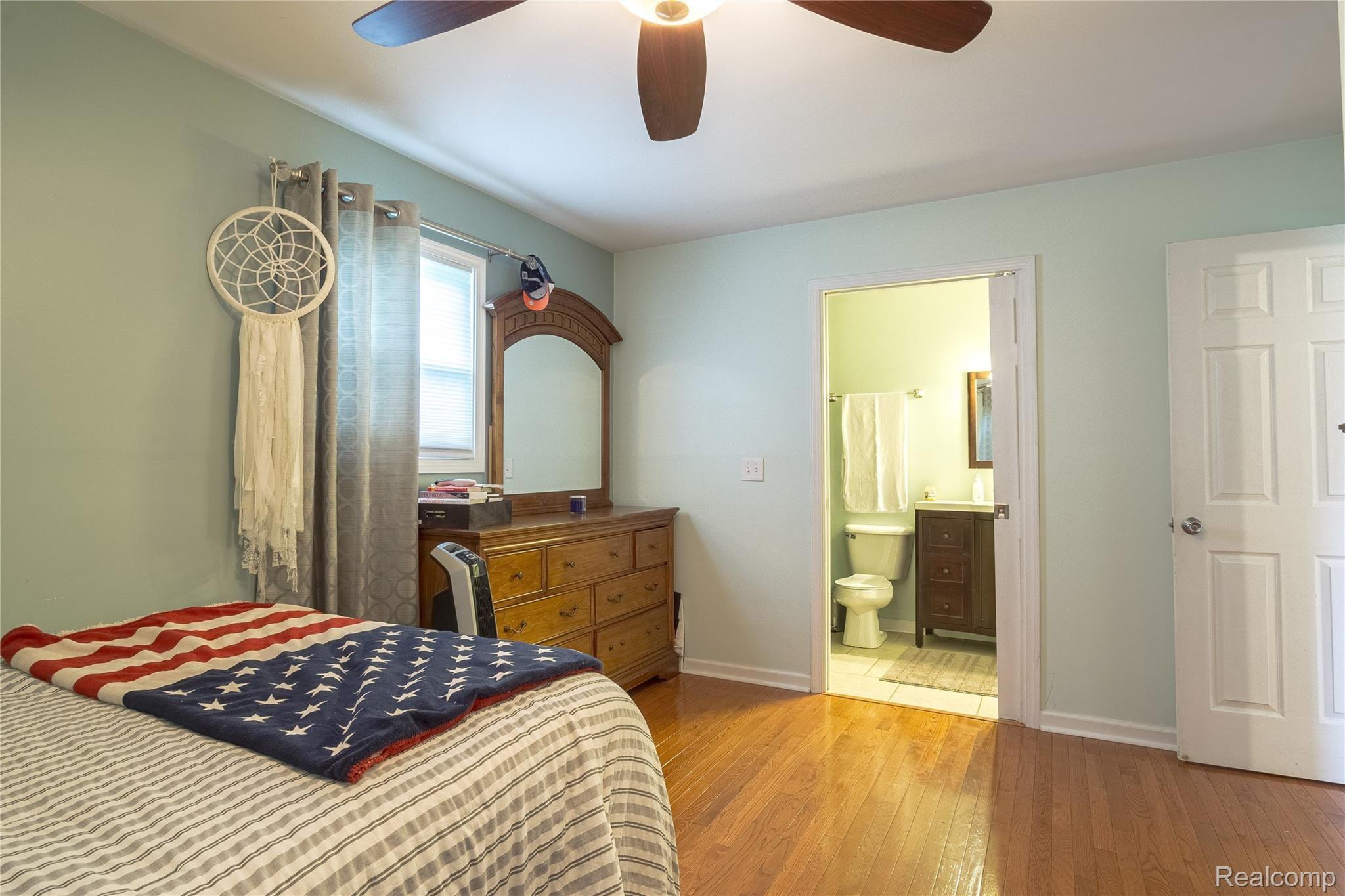10421 Sharp Road Swartz Creek, MI 48473 - Photo 15 of 19 Interiors (24 of 34).jpg