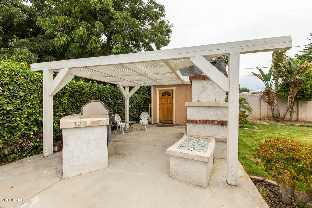 4238 Adam Road Simi Valley, CA 93063 - Photo 22 of 35 a view of a back yard of the house