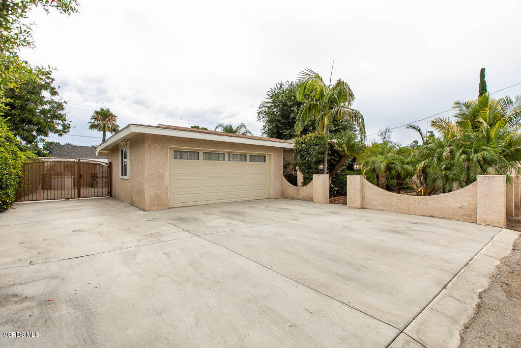4238 Adam Road Simi Valley, CA 93063 - Photo 31 of 35 a view of a entryway