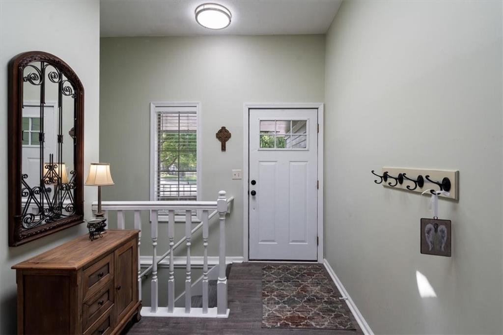 724 Northeast Hunters Ridge Lee's Summit, MO 64086 - Photo 4 of 35