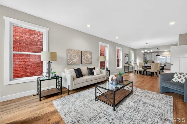 $499,998 | 1301 Kentucky Avenue, St. Louis, MO 63110