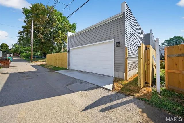 $499,998 | 1301 Kentucky Avenue, St. Louis, MO 63110