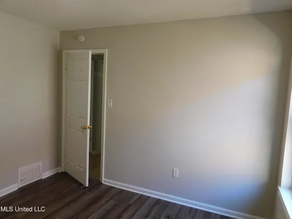 $1,175 | 8095 Martha Ann Lane, Southaven, MS 38671