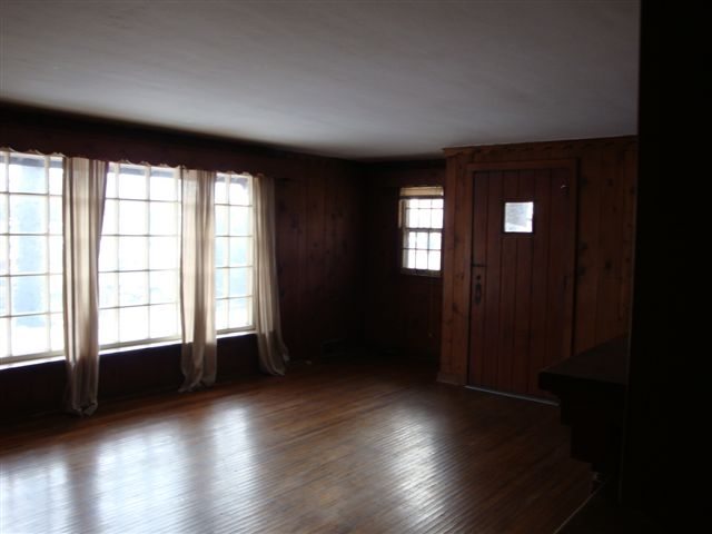 103 West Stonegate Road Peoria, IL 61614 - Photo 3 of 9 Gallery Image 3