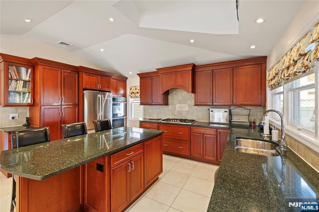99 Lynwood Road Verona, NJ 07044 - Photo 13 of 30