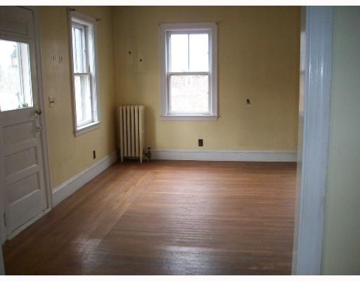 39 Mason Road Barrington, RI 02806 - Photo 4 of 5 Living Room.