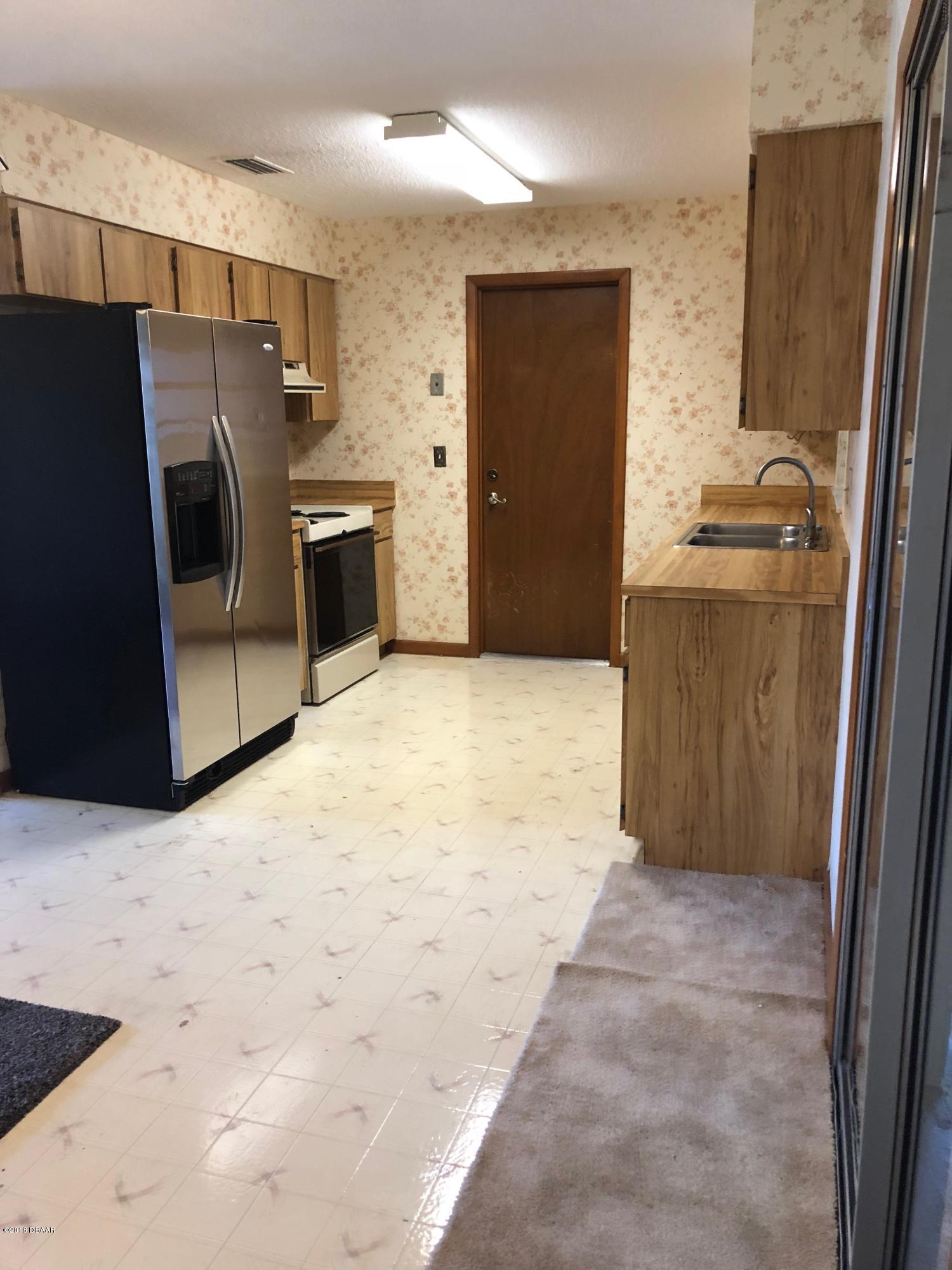 1237 Mardrake Road Daytona Beach, FL 32114 - Photo 2 of 10 Kitchen