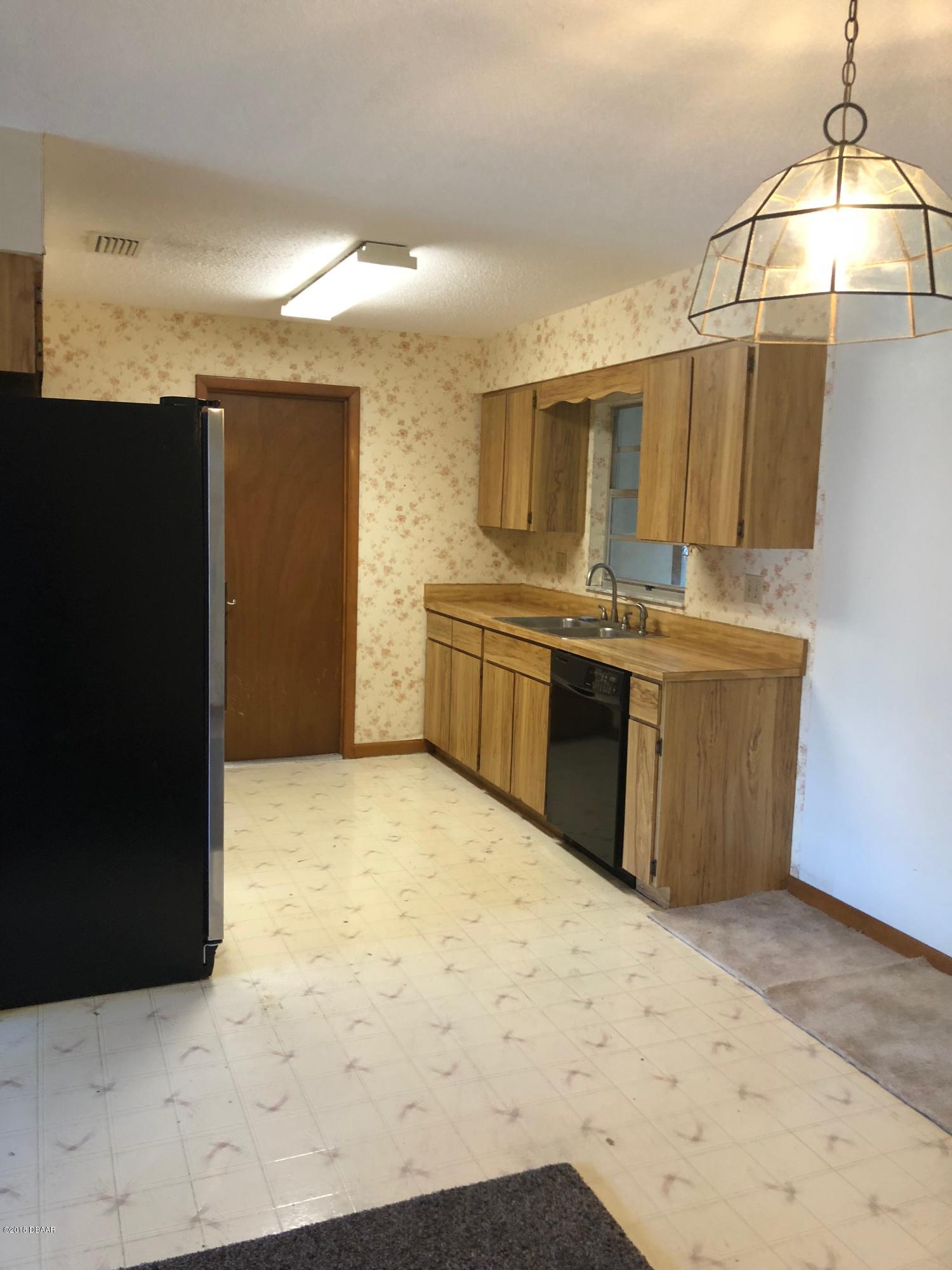 1237 Mardrake Road Daytona Beach, FL 32114 - Photo 3 of 10 Kitchen