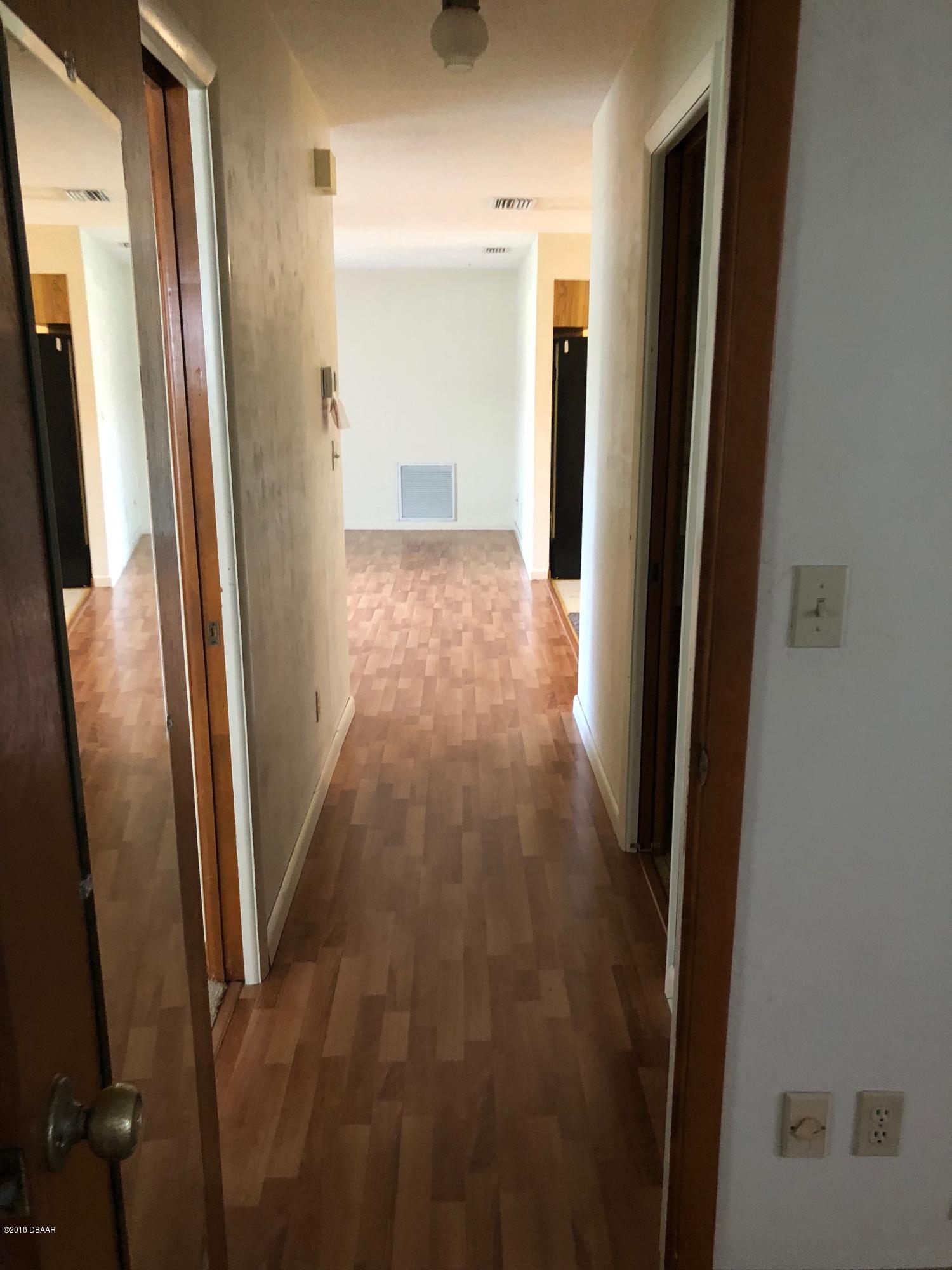 1237 Mardrake Road Daytona Beach, FL 32114 - Photo 6 of 10 Hall