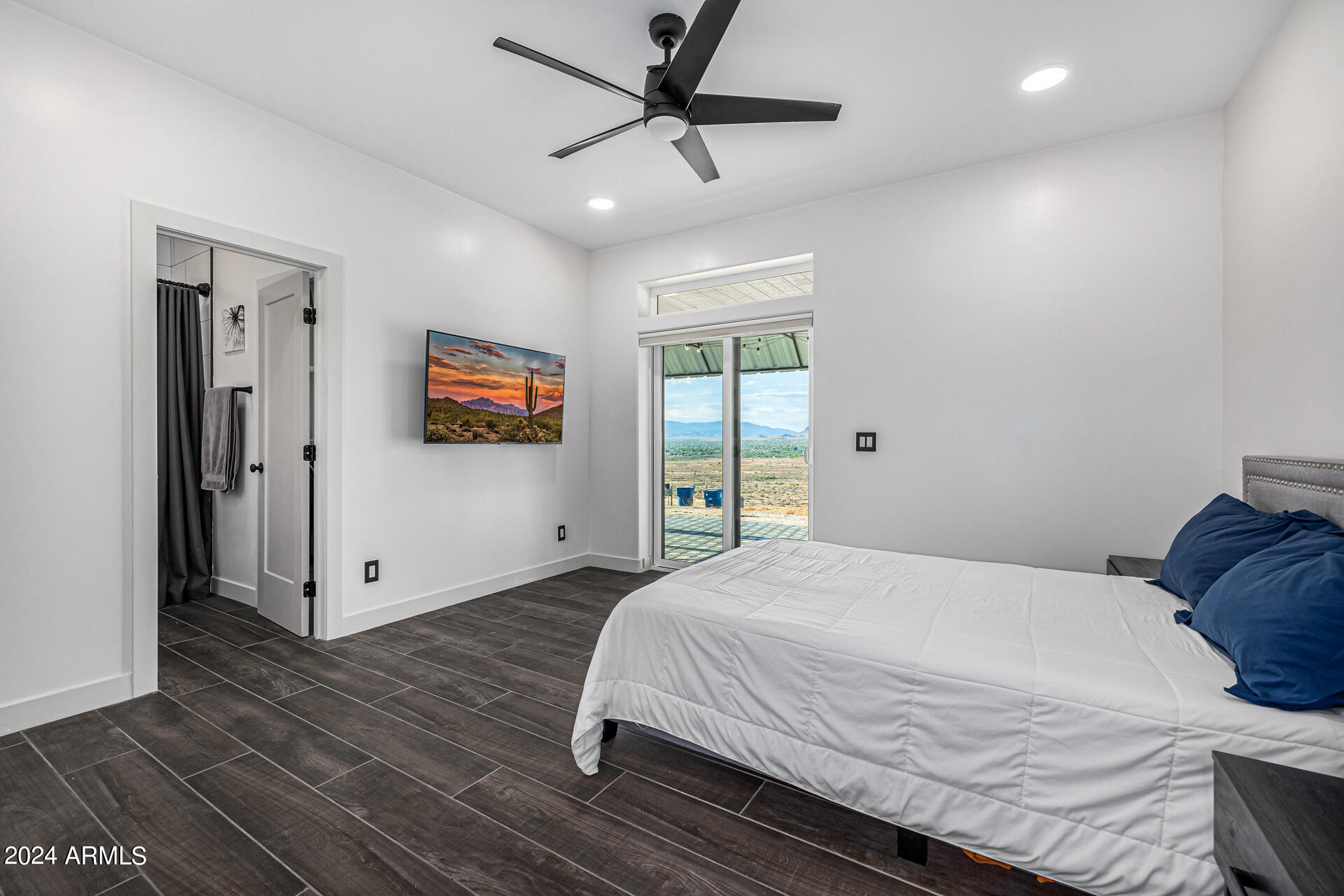 1829 West Cloud Road Phoenix, AZ 85086 - Photo 52 of 137 a bedroom with a bed and a window