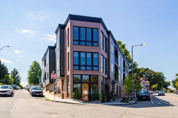 $869,900 | 46 Belgrade Avenue, Unit 2, Boston, MA 02131