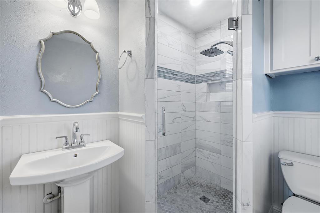 1164 Valley View Drive Hurst, TX 76053 - Photo 18 of 21 The primary bath has been updated