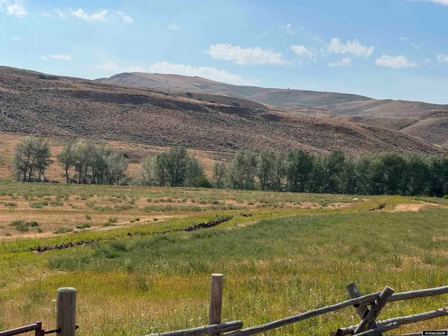 $750,400 | 1068-tract G Horse Creek Road, Dubois, WY 82513