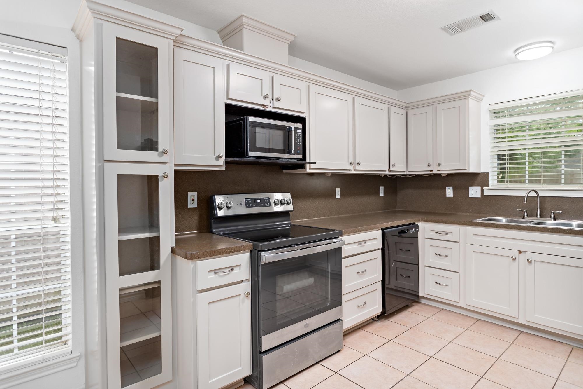 6060 Travis Lumberton, TX 77657 - Photo 11 of 27