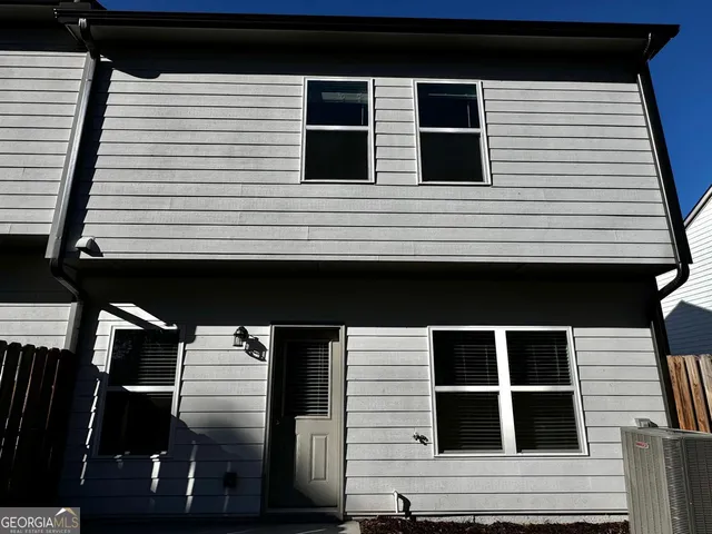 a side view of a balcony