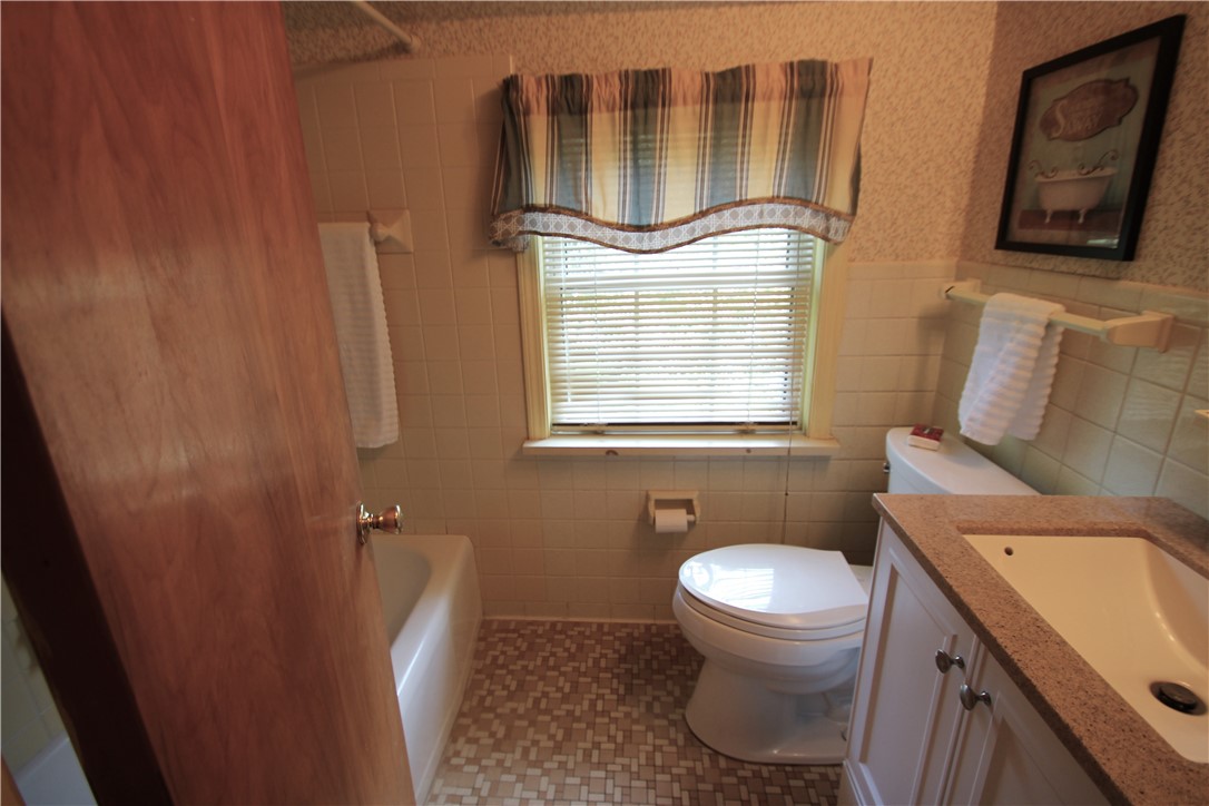 770 Victor Road Macedon, NY 14502 - Photo 26 of 40 Upstairs Full Bath
