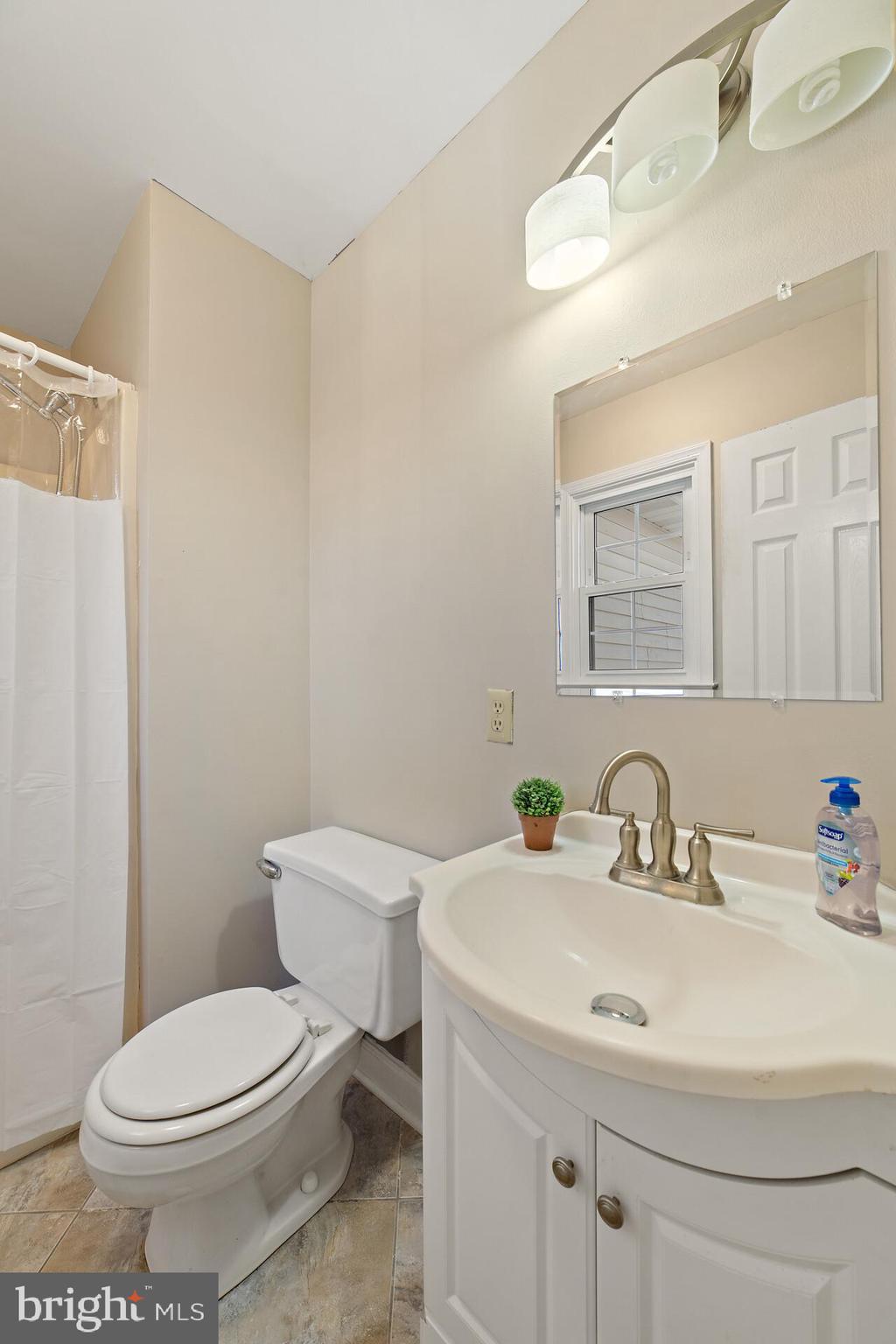 18583 Springs Road Jeffersonton, VA 22724 - Photo 26 of 38 Gallery Image 26