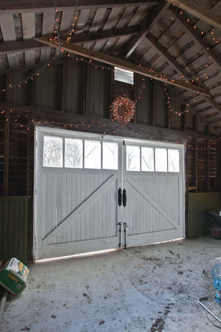 385 Old Sutton Road Barrington Hills, IL 60010 - Photo 22 of 25 a view of a garage