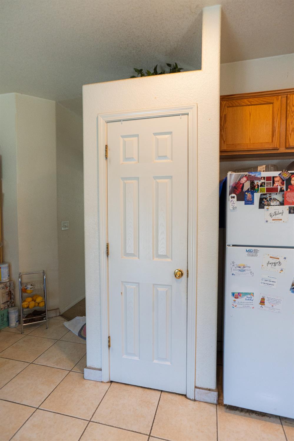 123 Manzanita Avenue Merced, CA 95341 - Photo 10 of 30 a view of room with an empty space
