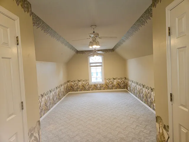 $3,000 | 688 Fox Hollow Court, DeKalb, IL 60115