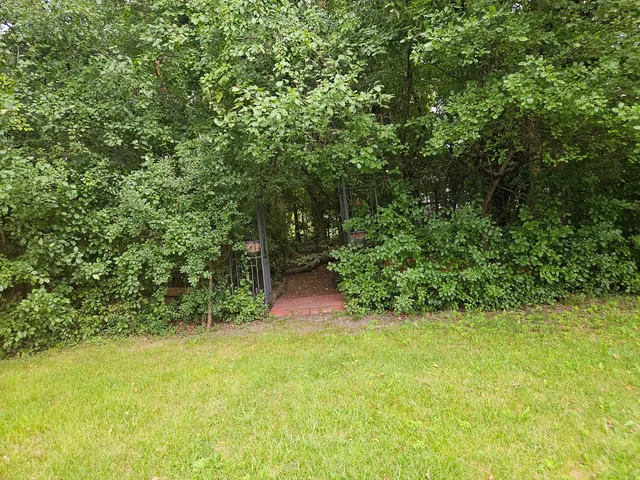 $3,000 | 688 Fox Hollow Court, DeKalb, IL 60115