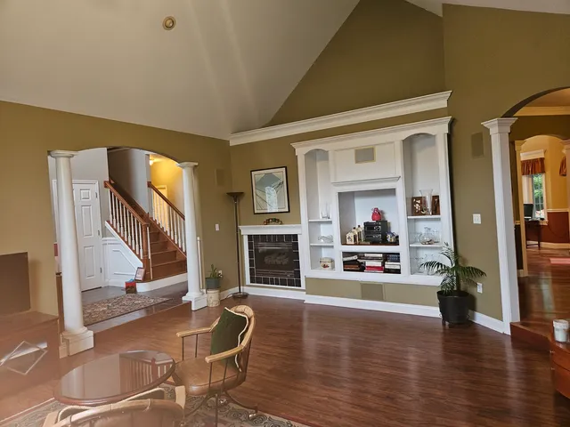 $3,000 | 688 Fox Hollow Court, DeKalb, IL 60115