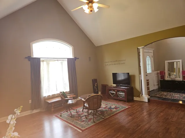 $3,000 | 688 Fox Hollow Court, DeKalb, IL 60115