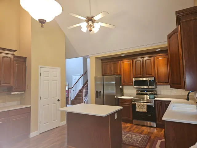 $3,000 | 688 Fox Hollow Court, DeKalb, IL 60115