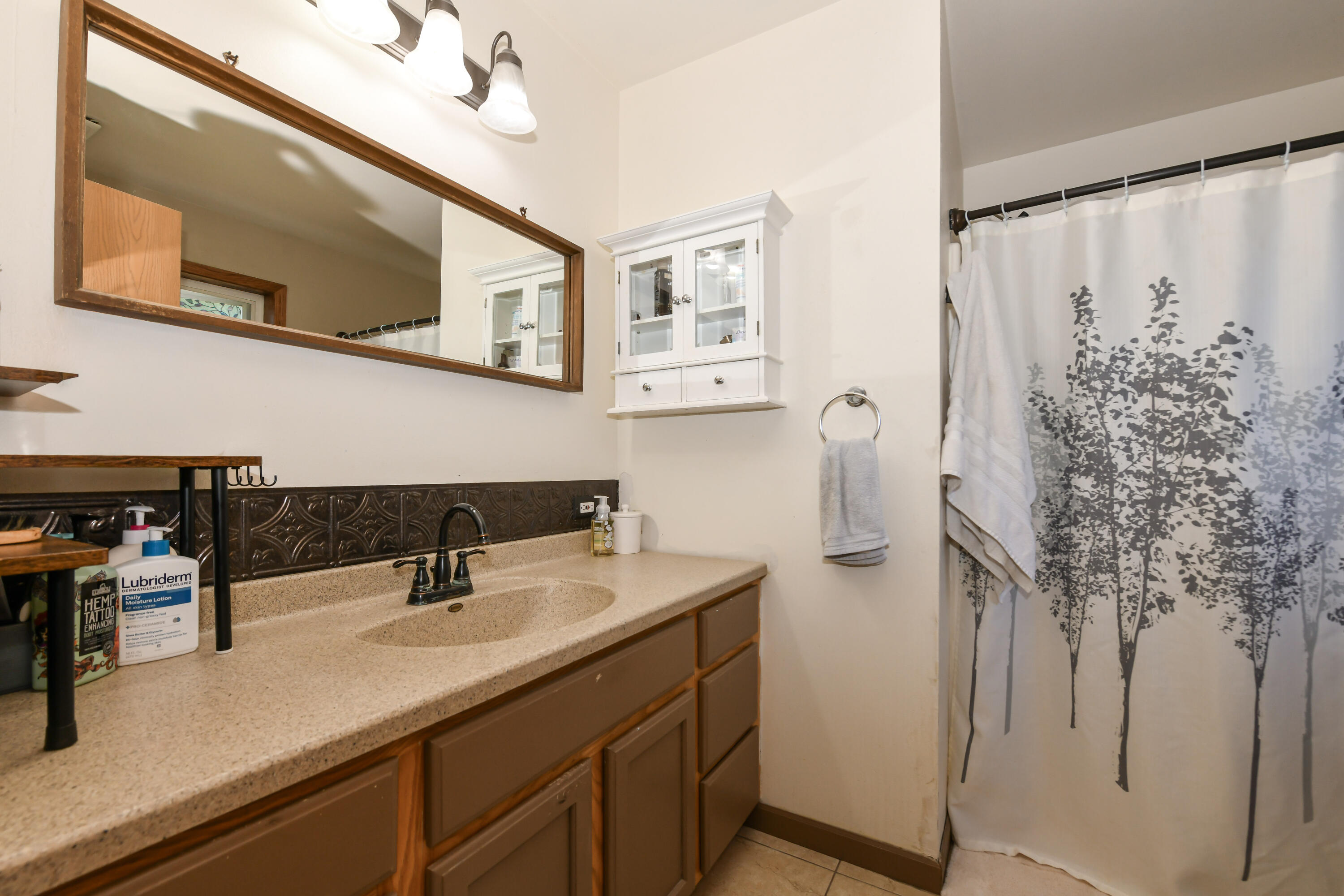 607 Stephanie Street Rochester, WI 53105 - Photo 12 of 25 Master bath