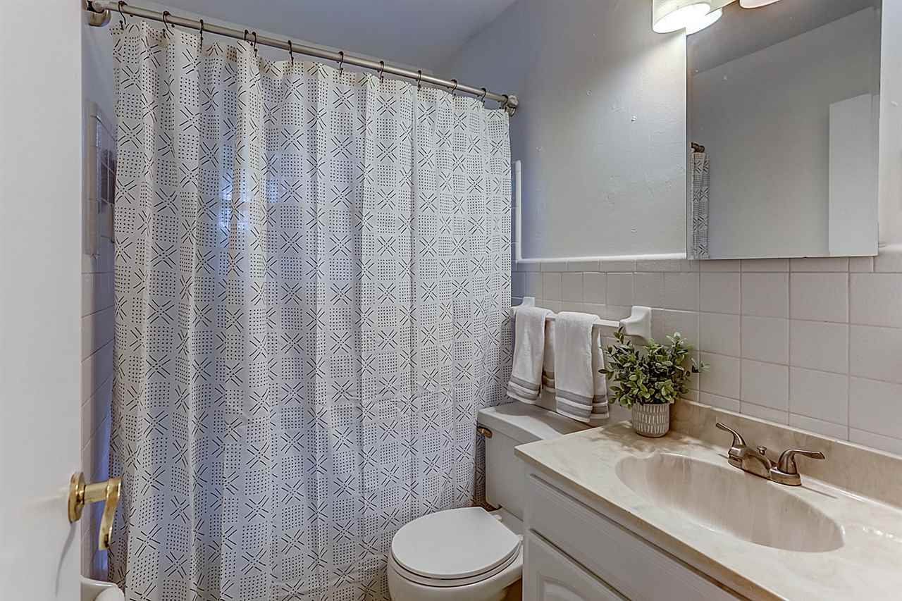 4667 Flamingo Road Memphis, TN 38117 - Photo 12 of 14 Bath 1