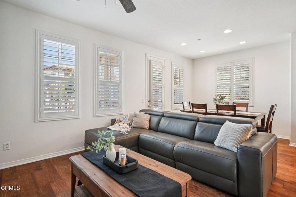 1337 Bayside Circle Oxnard, CA 93035 - Photo 12 of 68