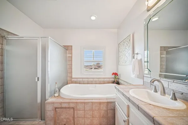 $949,999 | 1337 Bayside Circle, Oxnard, CA 93035