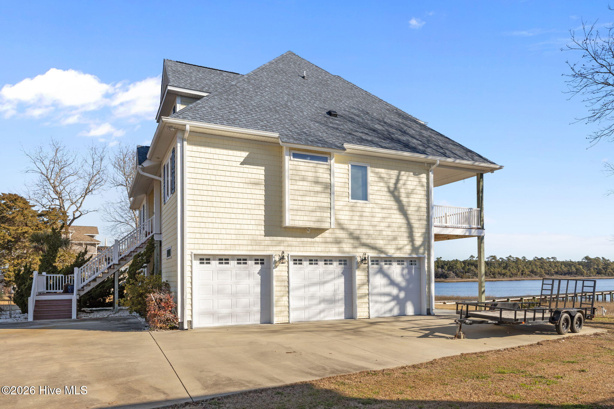 2944 Mill Creek Road Newport, NC 28570 - Photo 4 of 64 Three Car Garage