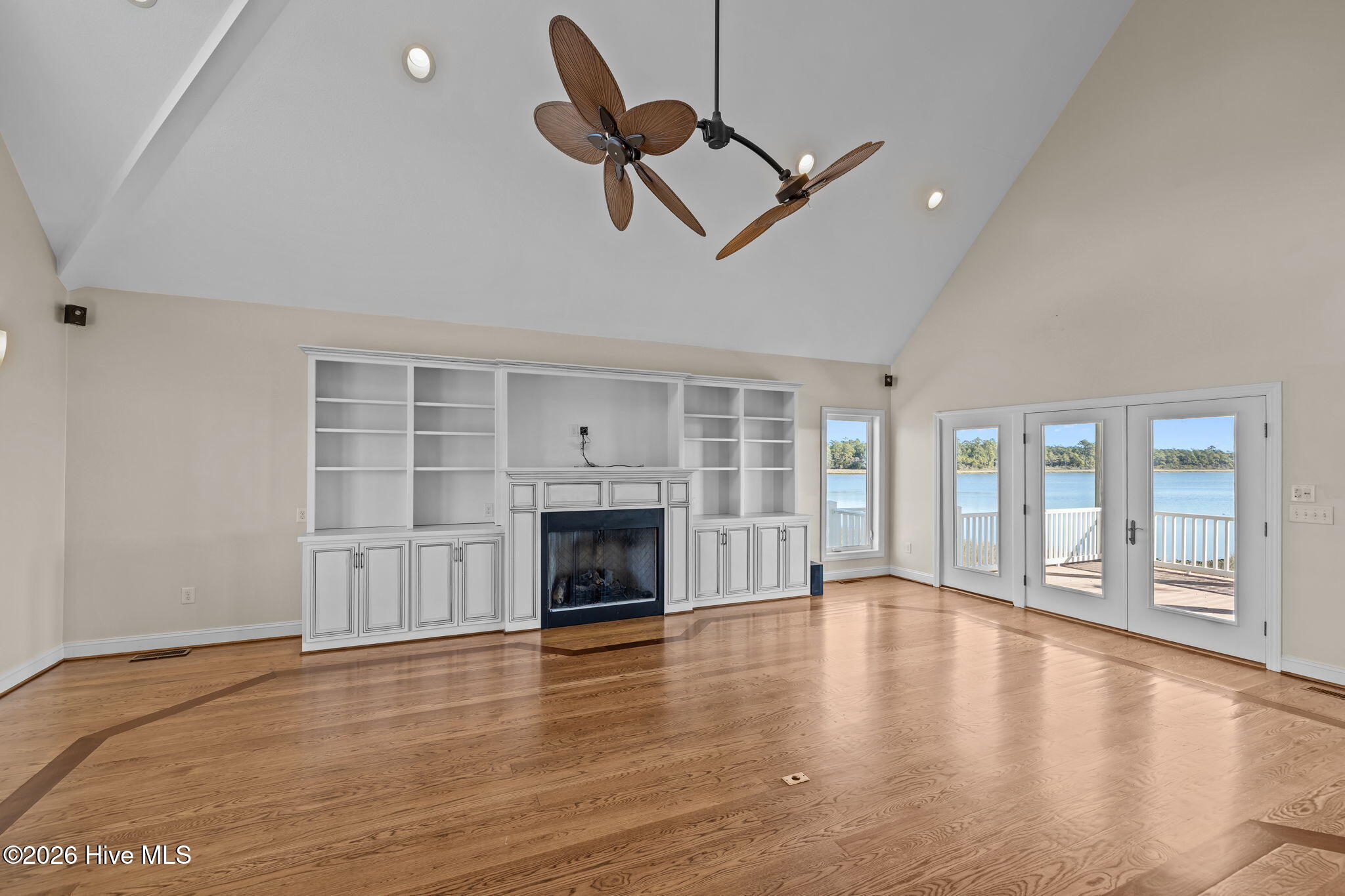 2944 Mill Creek Road Newport, NC 28570 - Photo 6 of 64 Great Room with Vaulted Ceilings
