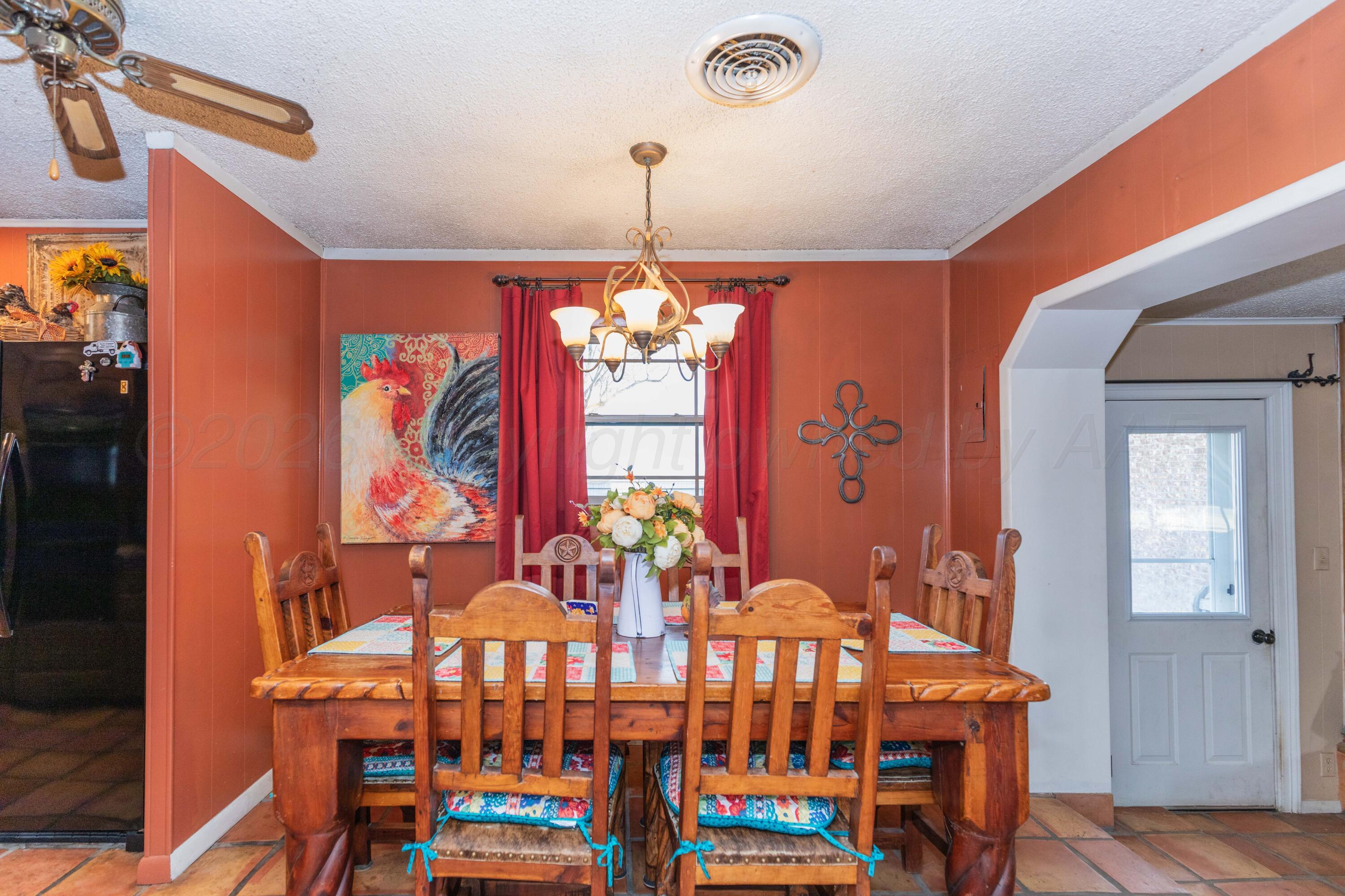 712 West 1st Street Claude, TX 79019 - Photo 13 of 53 DINING VIEW 2