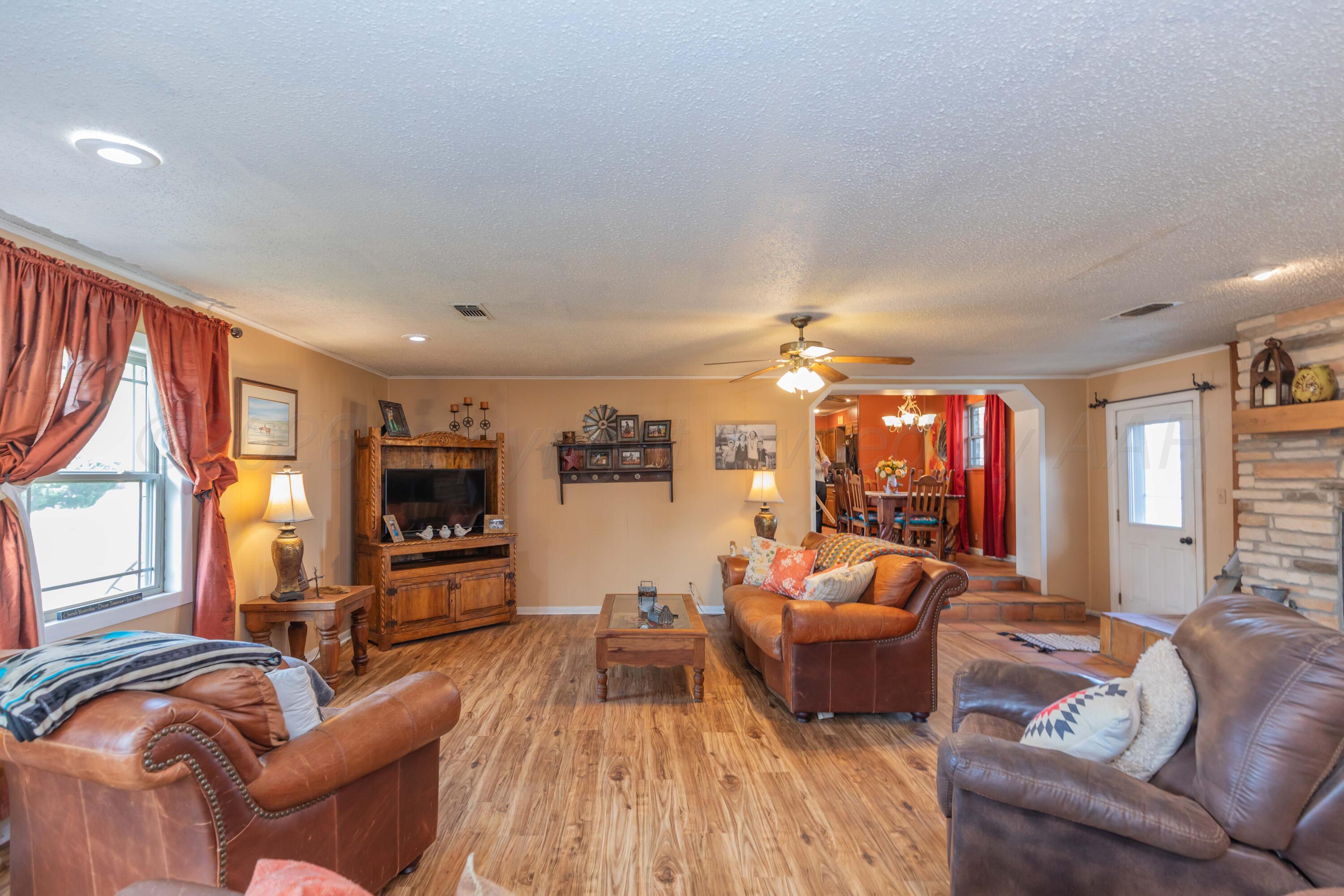 712 West 1st Street Claude, TX 79019 - Photo 19 of 53 DEN VIEW 5